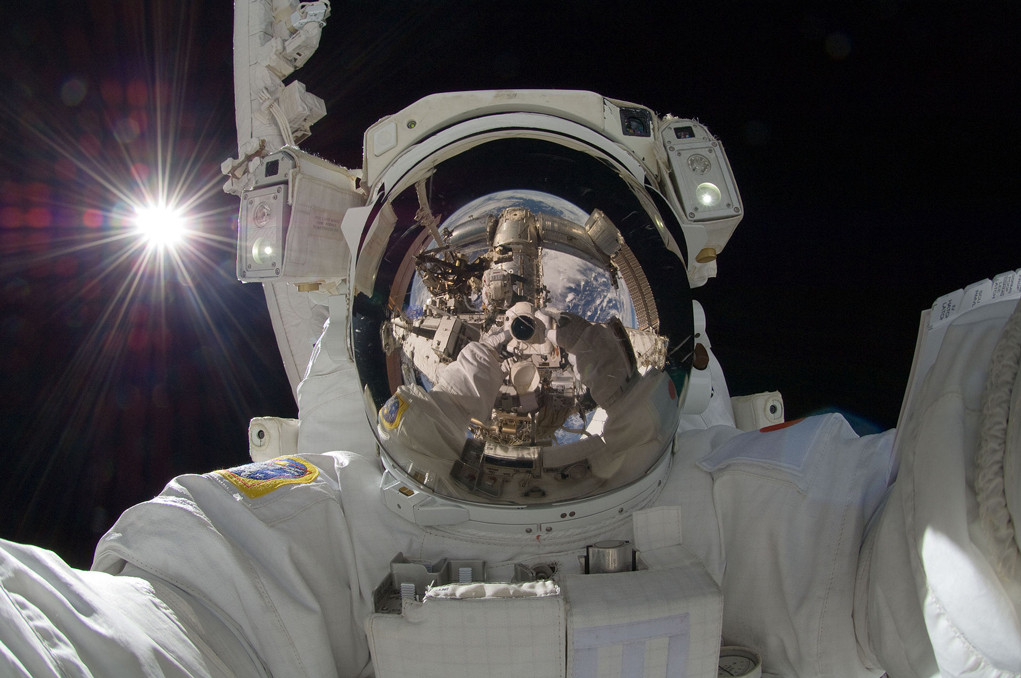 Space Selfie. Akihiko Hoshide